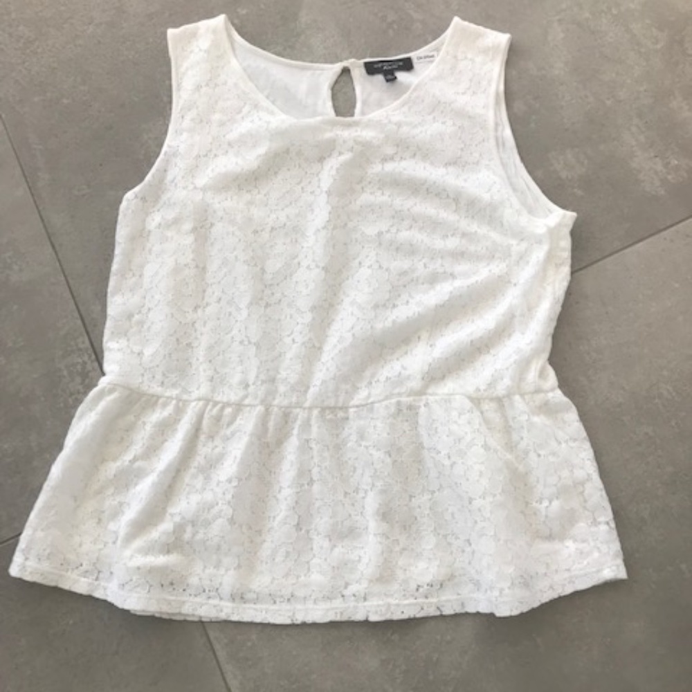 White lace stretchy sleeveless top size XL
